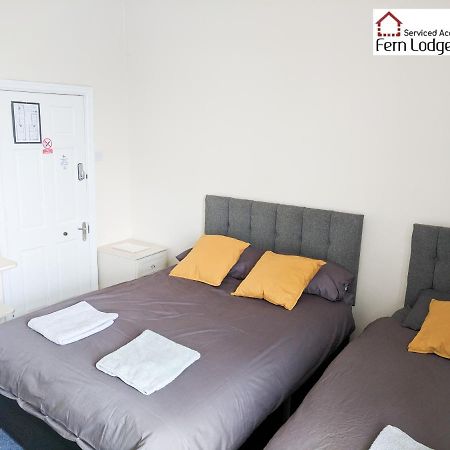 4 Bedroom House At Fern Lodge Preston Serviced Accommodation - Free Wifi & Parking 외부 사진